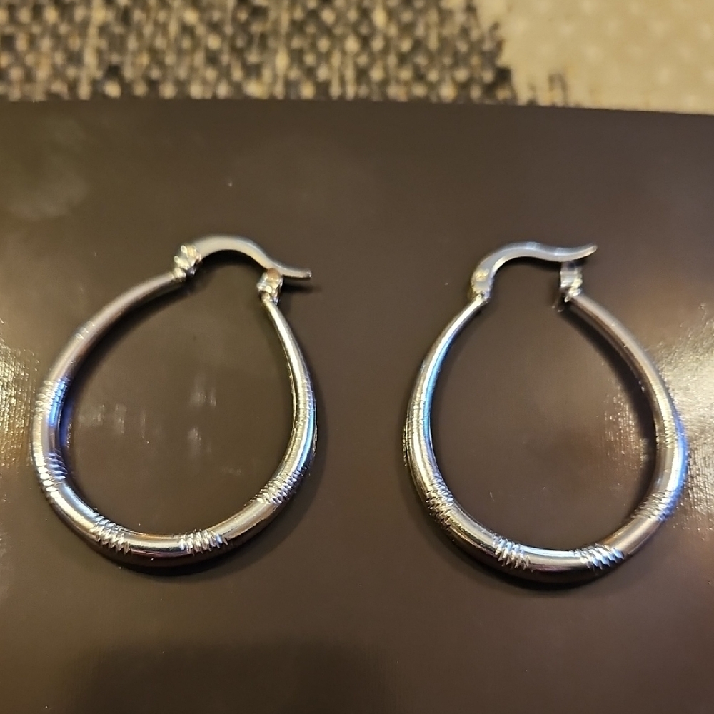 Elegant 925 Silver Hoop Earrings